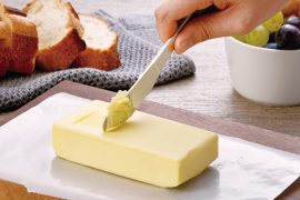 バターを削る